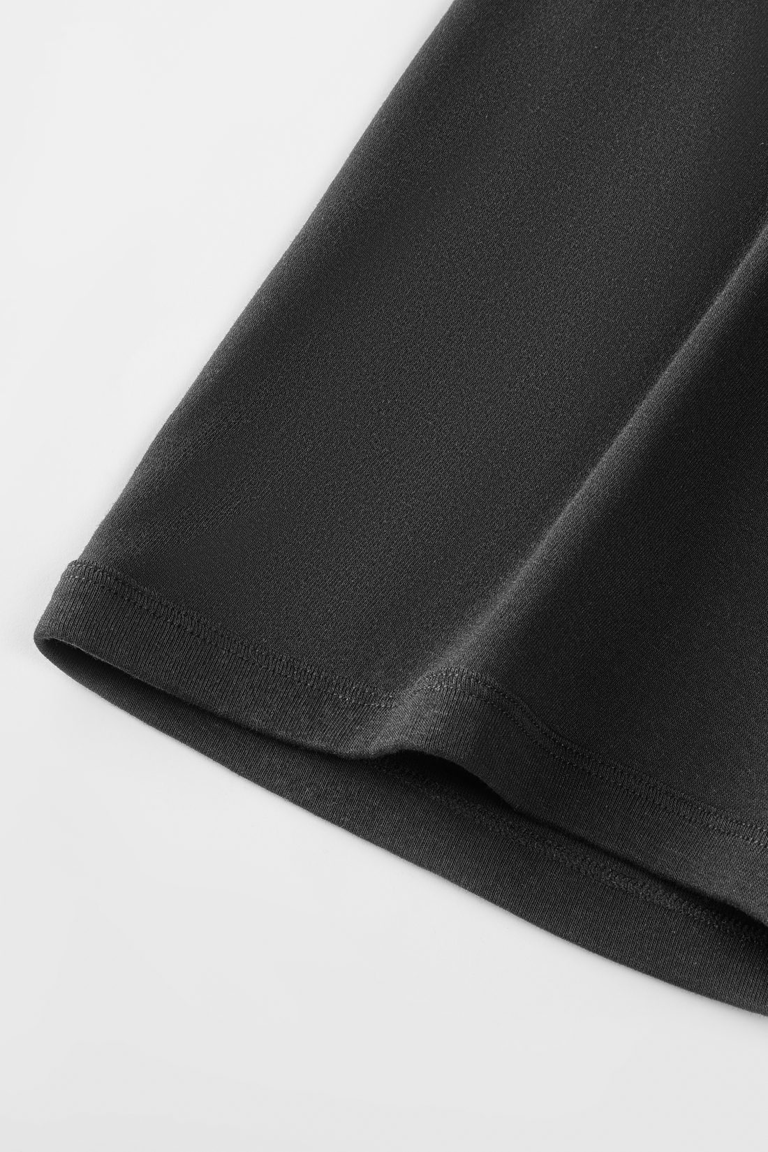 Cotton hem detail